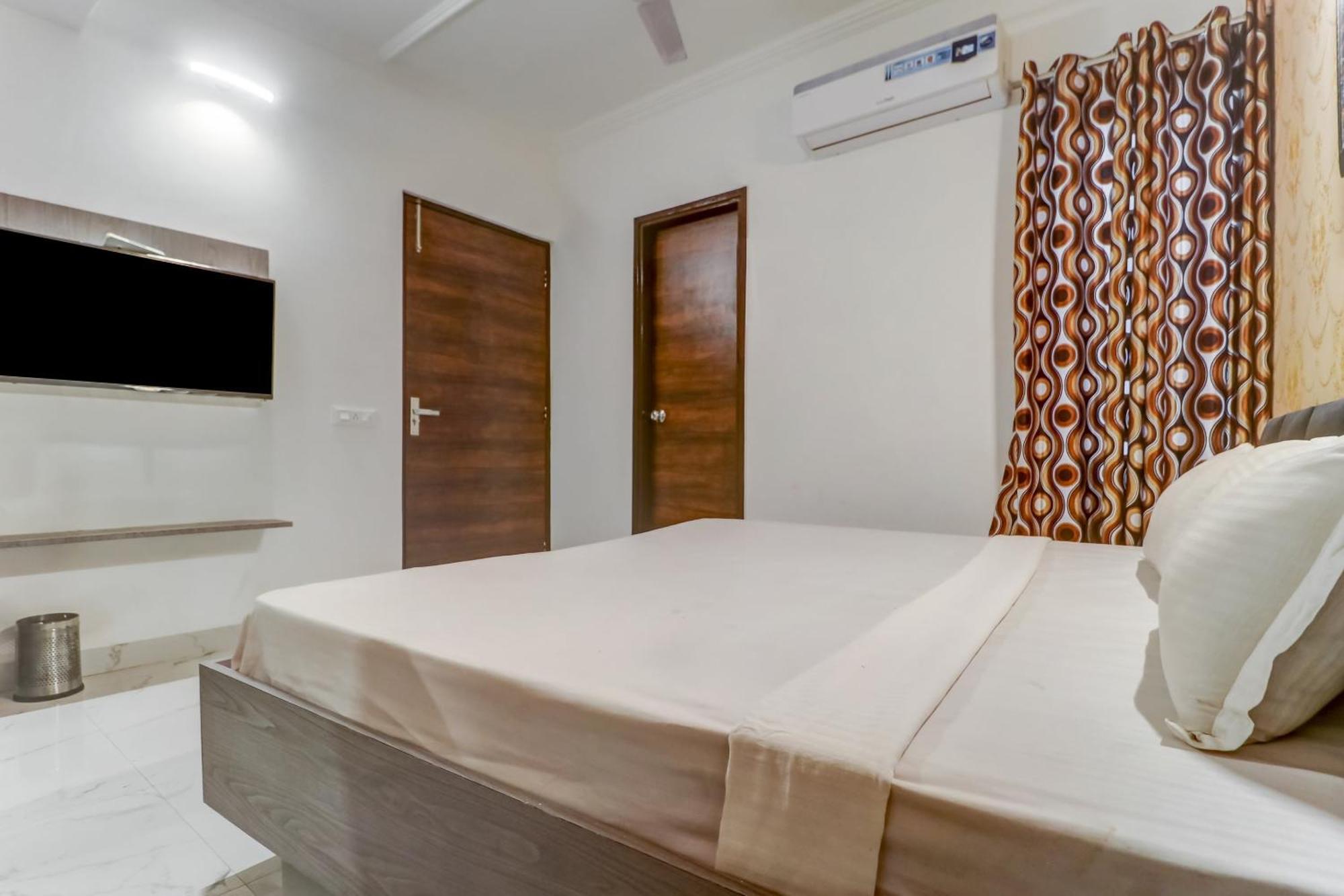 Townhouse Hotel Ludhiana Exterior photo
