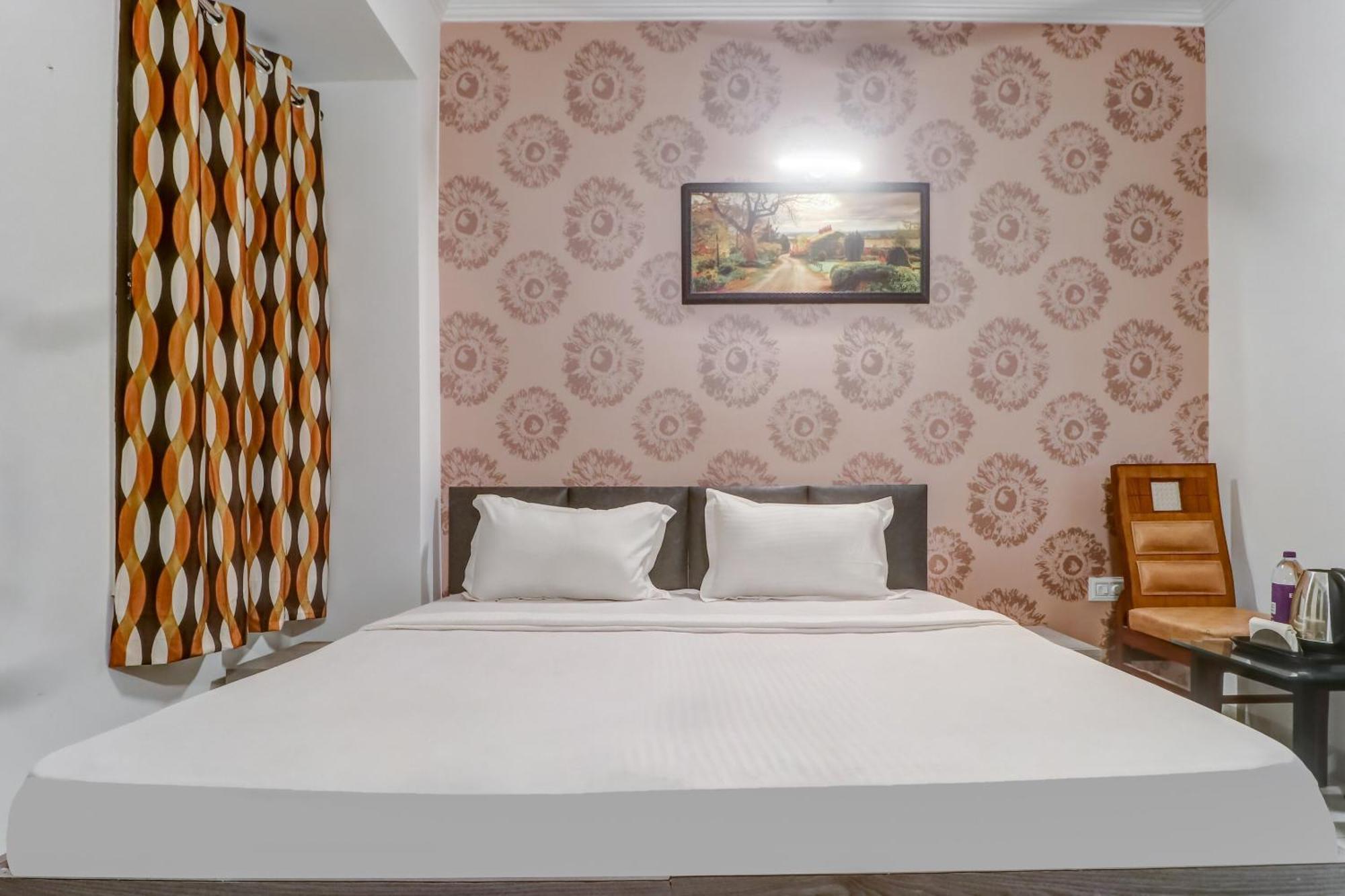 Townhouse Hotel Ludhiana Exterior photo