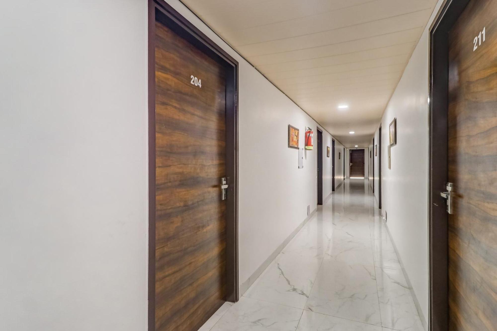 Townhouse Hotel Ludhiana Exterior photo